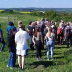 Menschen auf einem Feld