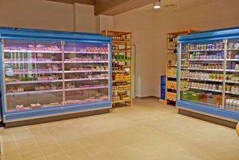 Frischeprodukte in Kühlgeräten Biomarkt Elisenstraße