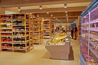 Freundliches Interieur im VG-Biomarkt Johannstadt